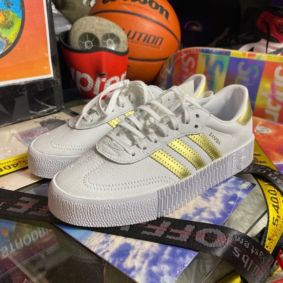 adidas Shoes - 🆕 - Adidas - Samba Rose - White / Gold - W 6